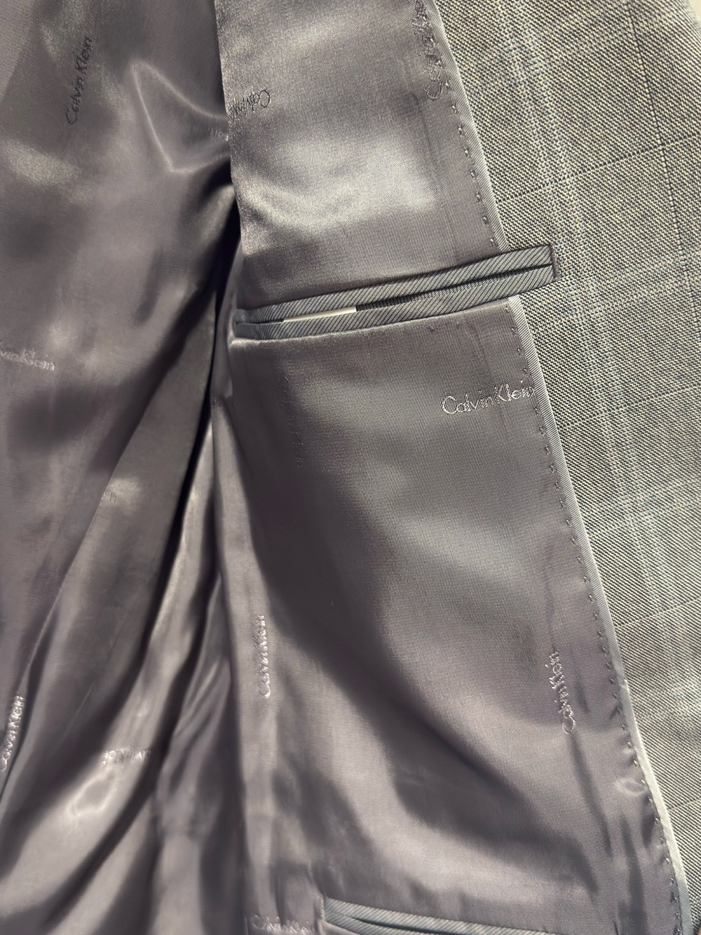 Calvin Klein Light Gray Windowpane Plaid Sport Coat - Picture 7 of 10